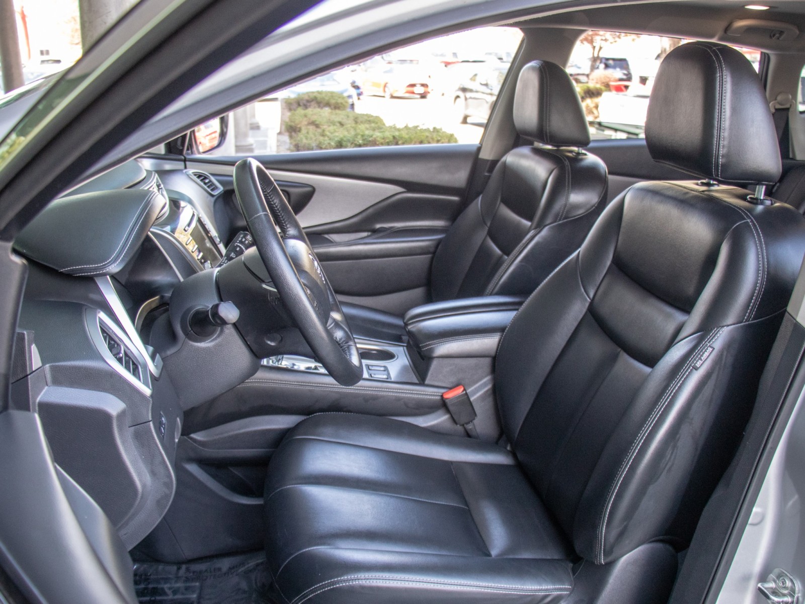 Vehicle image 10 of 26
