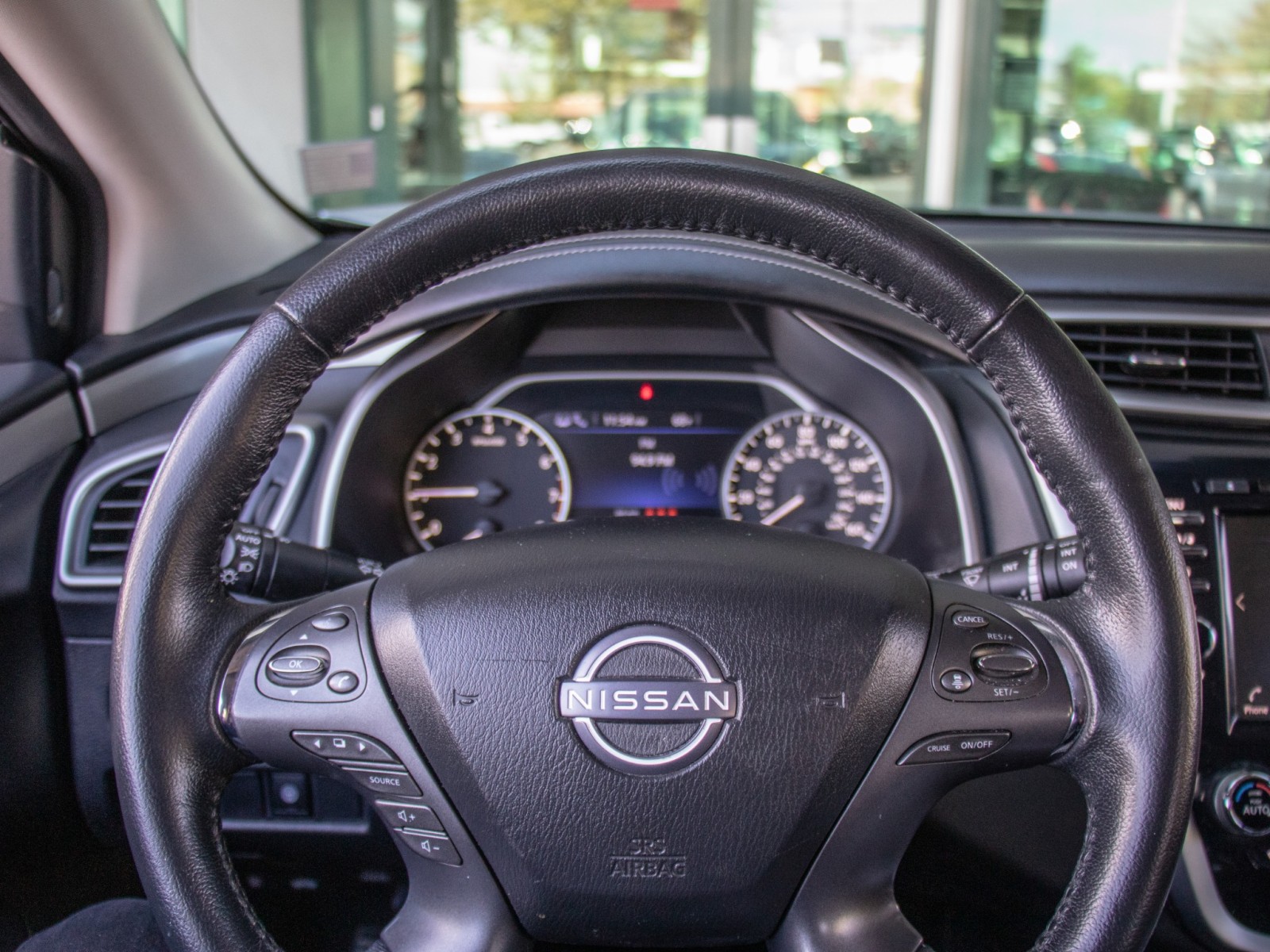 Vehicle image 13 of 26