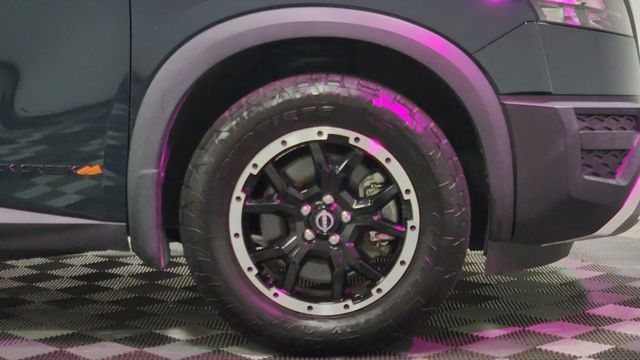 Vehicle image 9 of 25