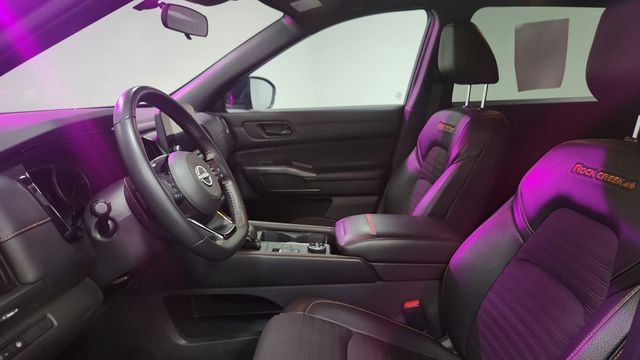 Vehicle image 14 of 25