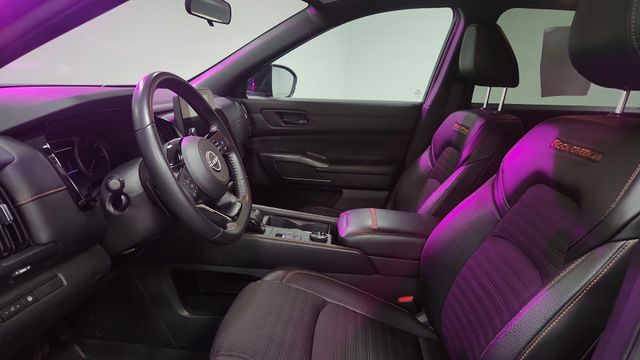 Vehicle image 15 of 25