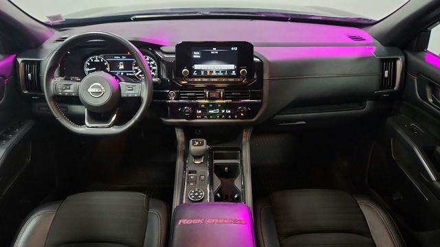 Vehicle image 17 of 25