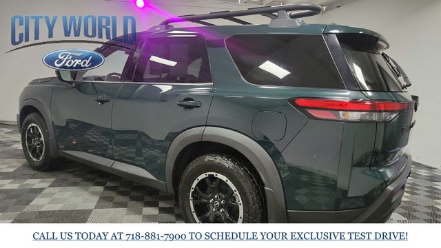 Vehicle image 8 of 25