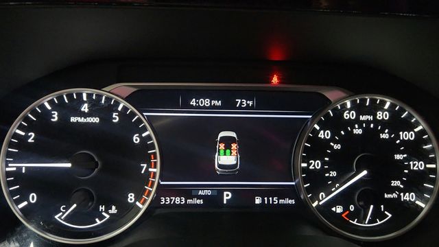 Vehicle image 18 of 25