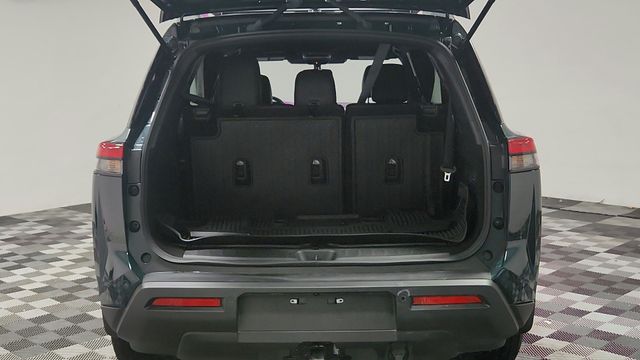 Vehicle image 10 of 25