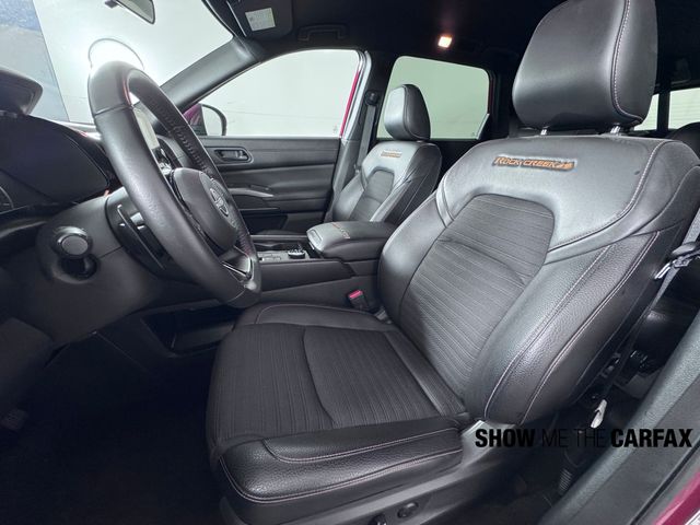 Vehicle image 16 of 40