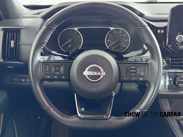 Vehicle image 21 of 40