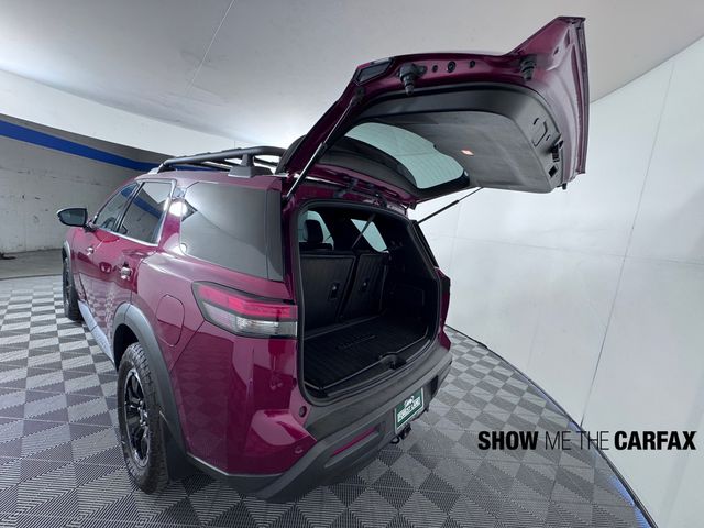 Vehicle image 38 of 40
