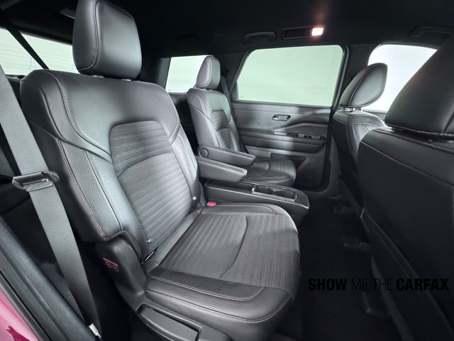 Vehicle image 12 of 40