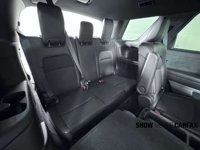 Vehicle image 15 of 40