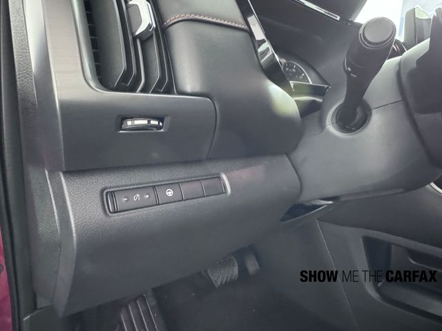 Vehicle image 37 of 40
