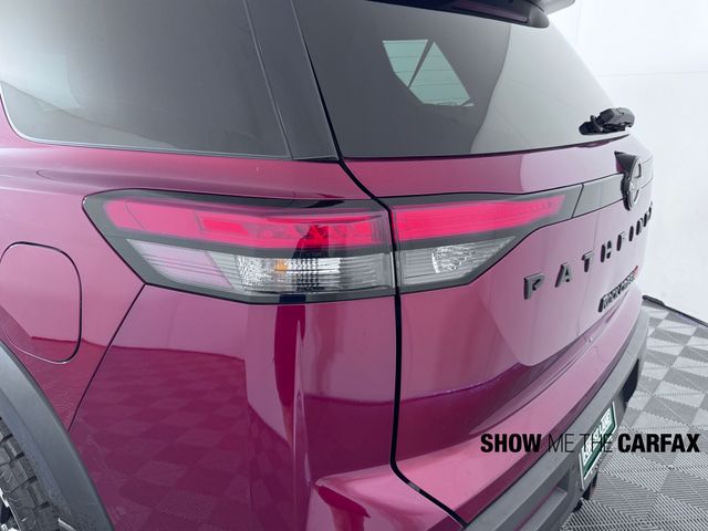 Vehicle image 35 of 40