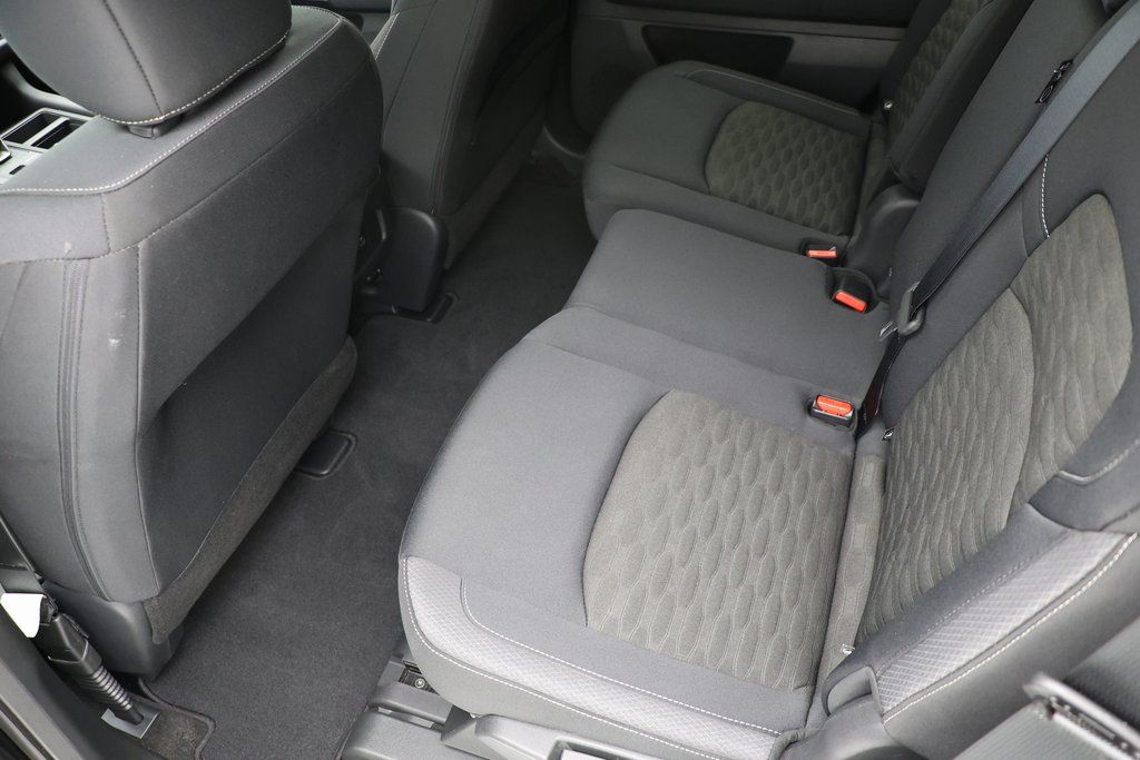 Vehicle image 10 of 21