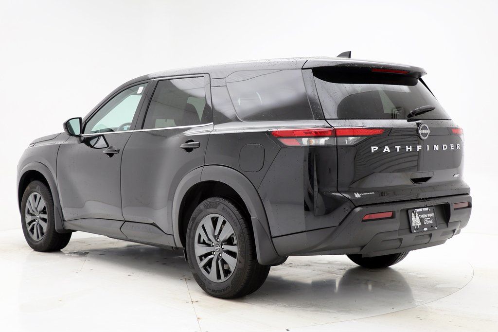 Vehicle image 6 of 21