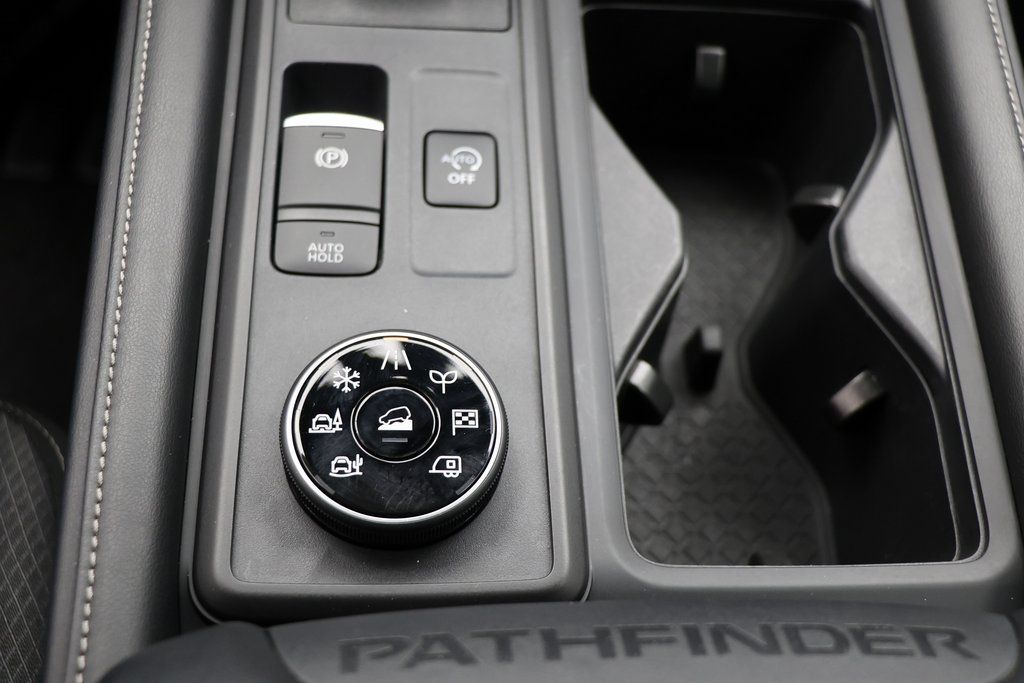 Vehicle image 19 of 21