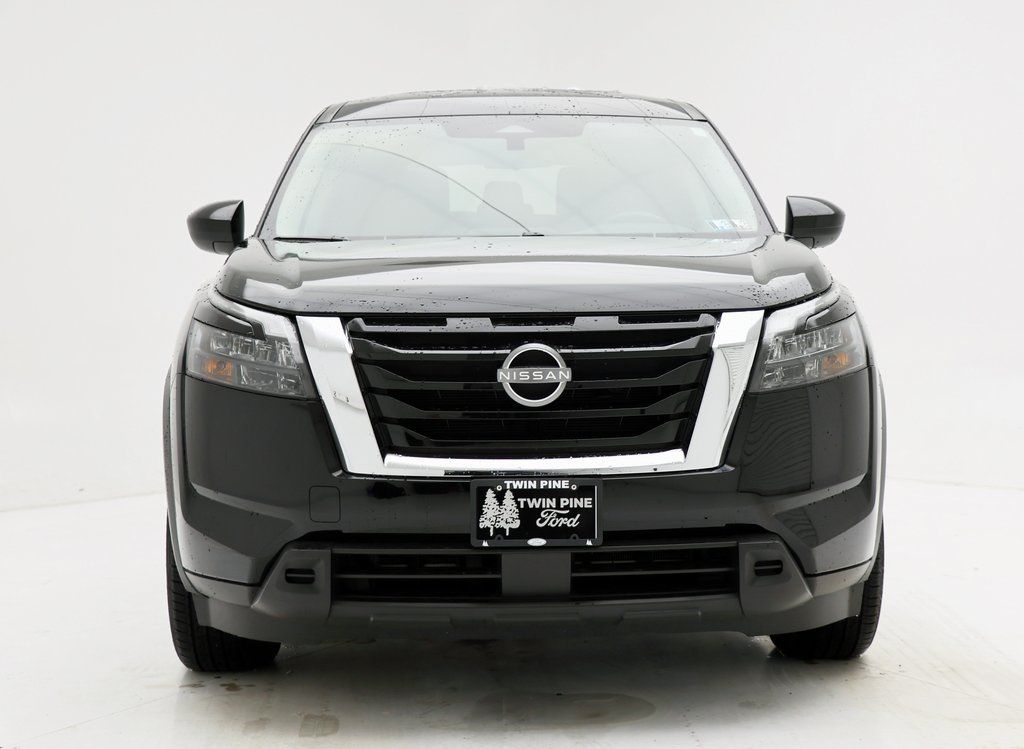 Vehicle image 3 of 21