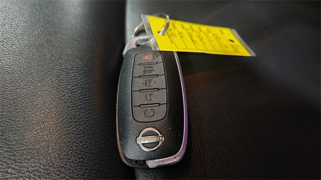 Vehicle image 16 of 26