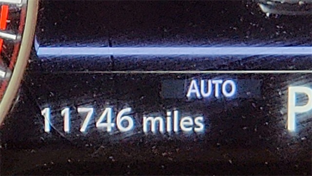 Vehicle image 13 of 26