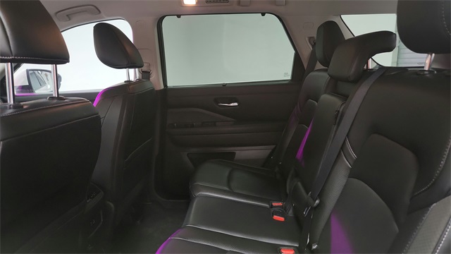 Vehicle image 20 of 26