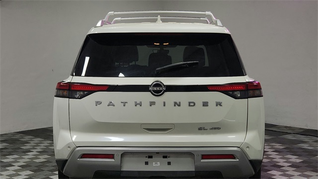 Vehicle image 9 of 26