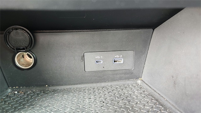 Vehicle image 19 of 41
