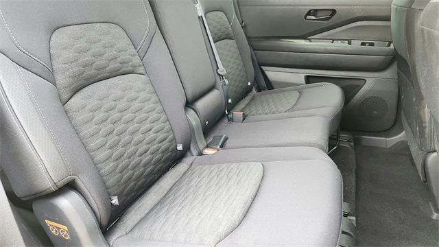 Vehicle image 36 of 41