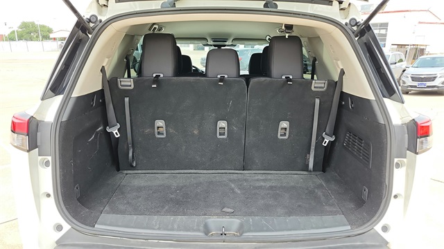 Vehicle image 38 of 41