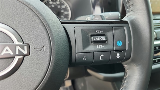 Vehicle image 25 of 41