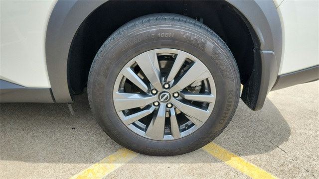 Vehicle image 40 of 41