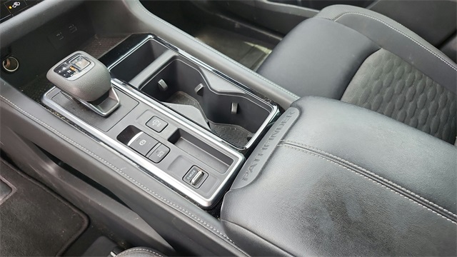 Vehicle image 16 of 41