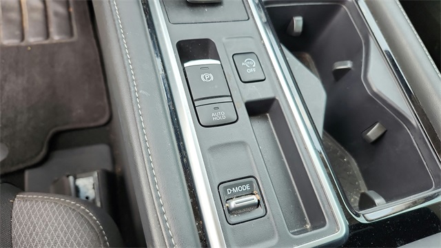 Vehicle image 23 of 41