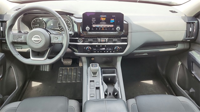 Vehicle image 14 of 41