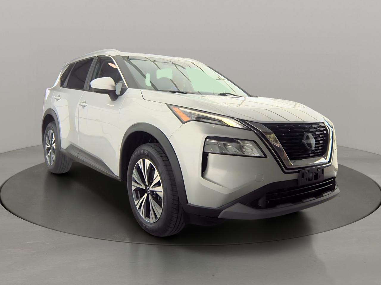 2023 Nissan Rogue SV Image 2 of 13