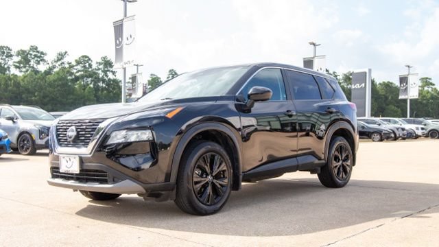 2023 Nissan Rogue SV Image 1 of 35