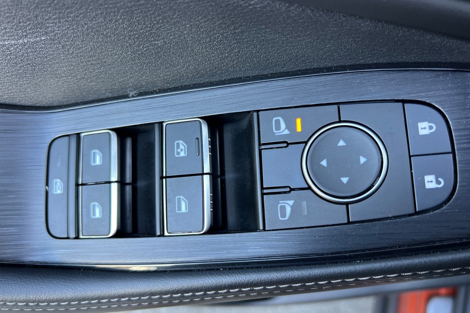 2023 Nissan Rogue Platinum Image 36 of 48