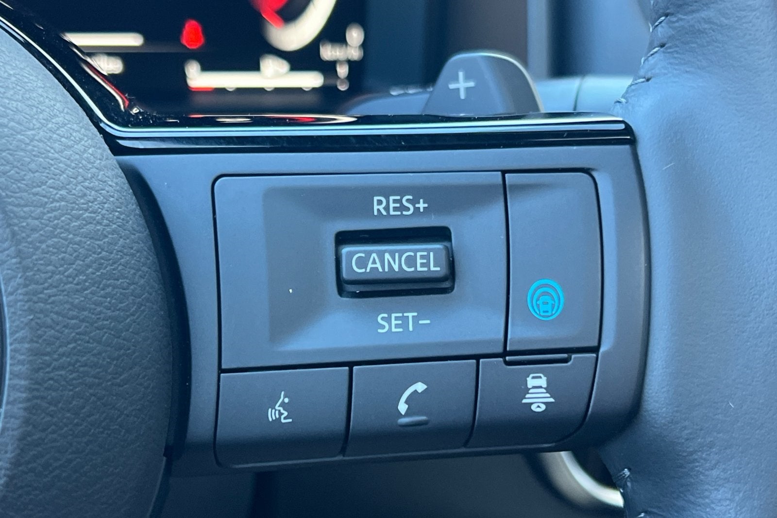 2023 Nissan Rogue Platinum Image 46 of 48