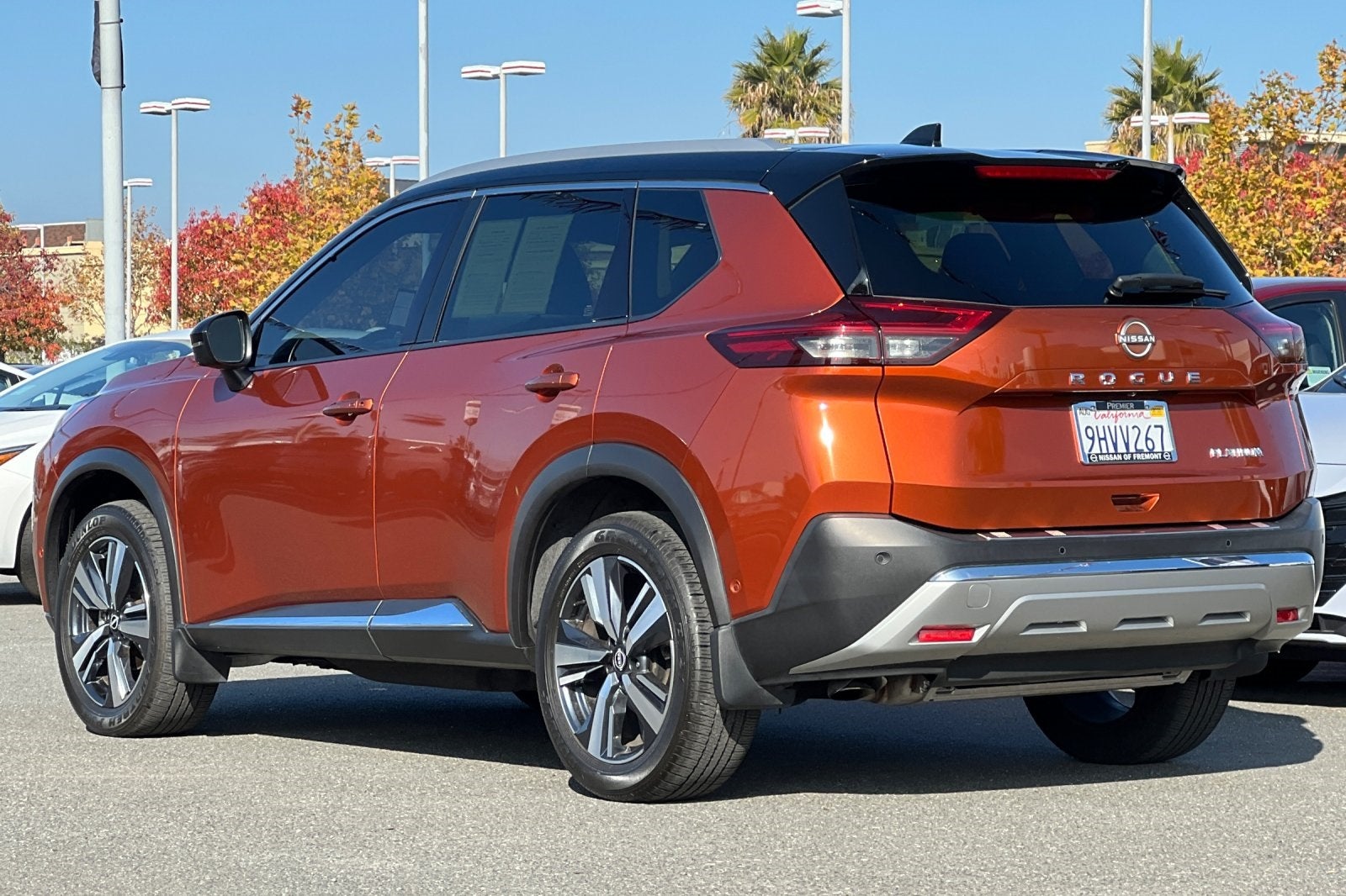 2023 Nissan Rogue Platinum Image 9 of 48