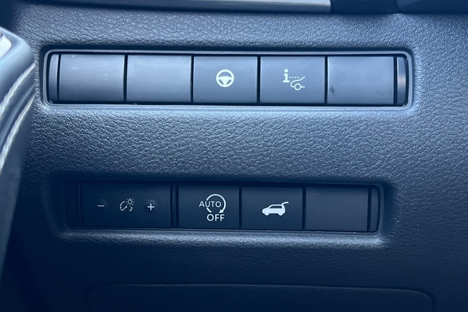 2023 Nissan Rogue Platinum Image 43 of 48