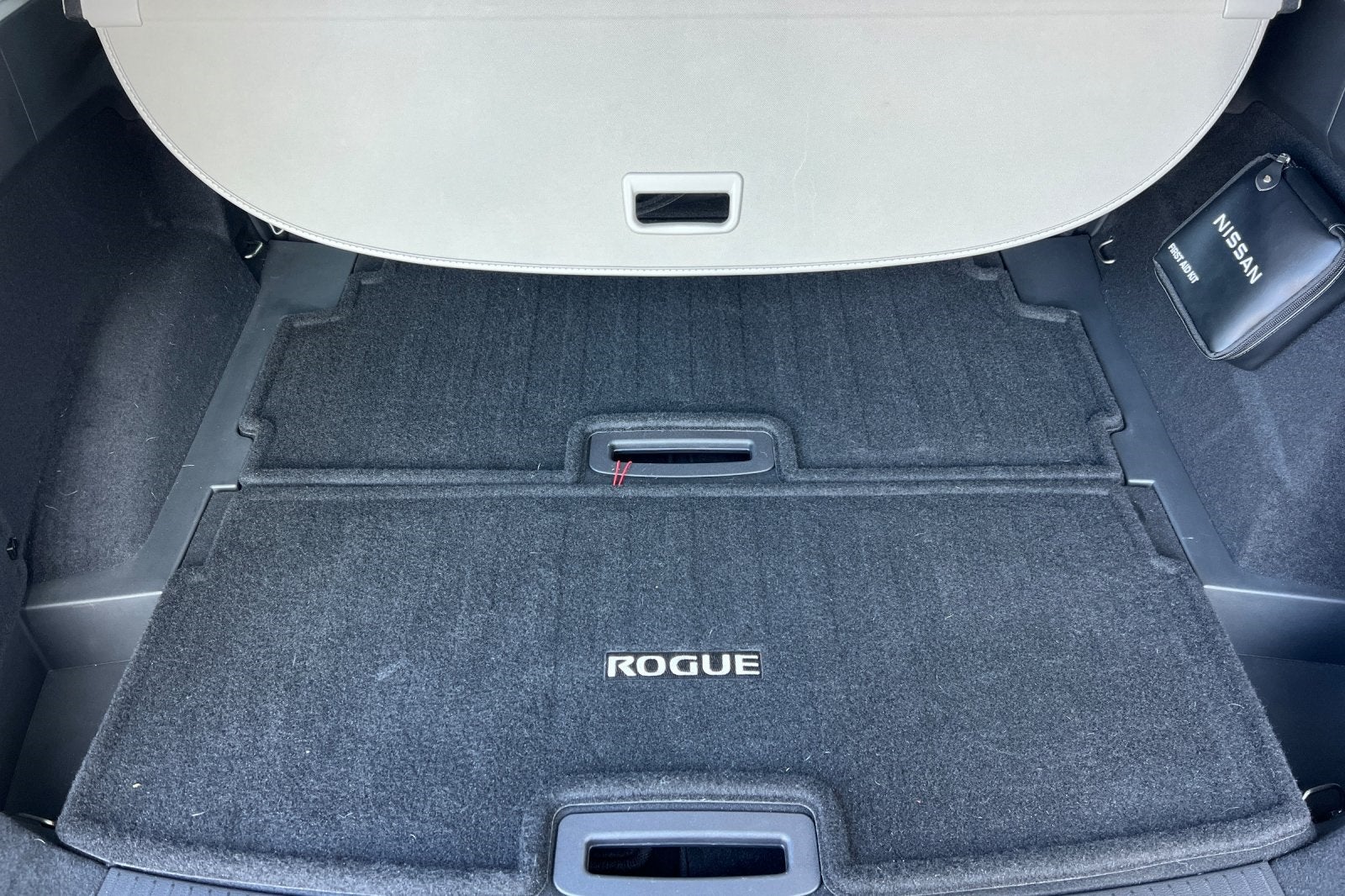 2023 Nissan Rogue Platinum Image 14 of 48