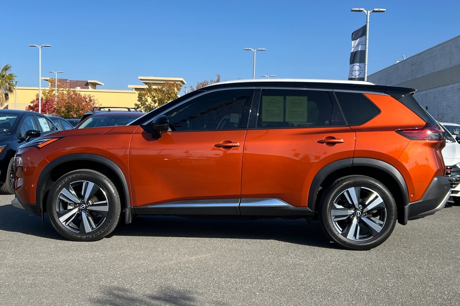 2023 Nissan Rogue Platinum Image 11 of 48
