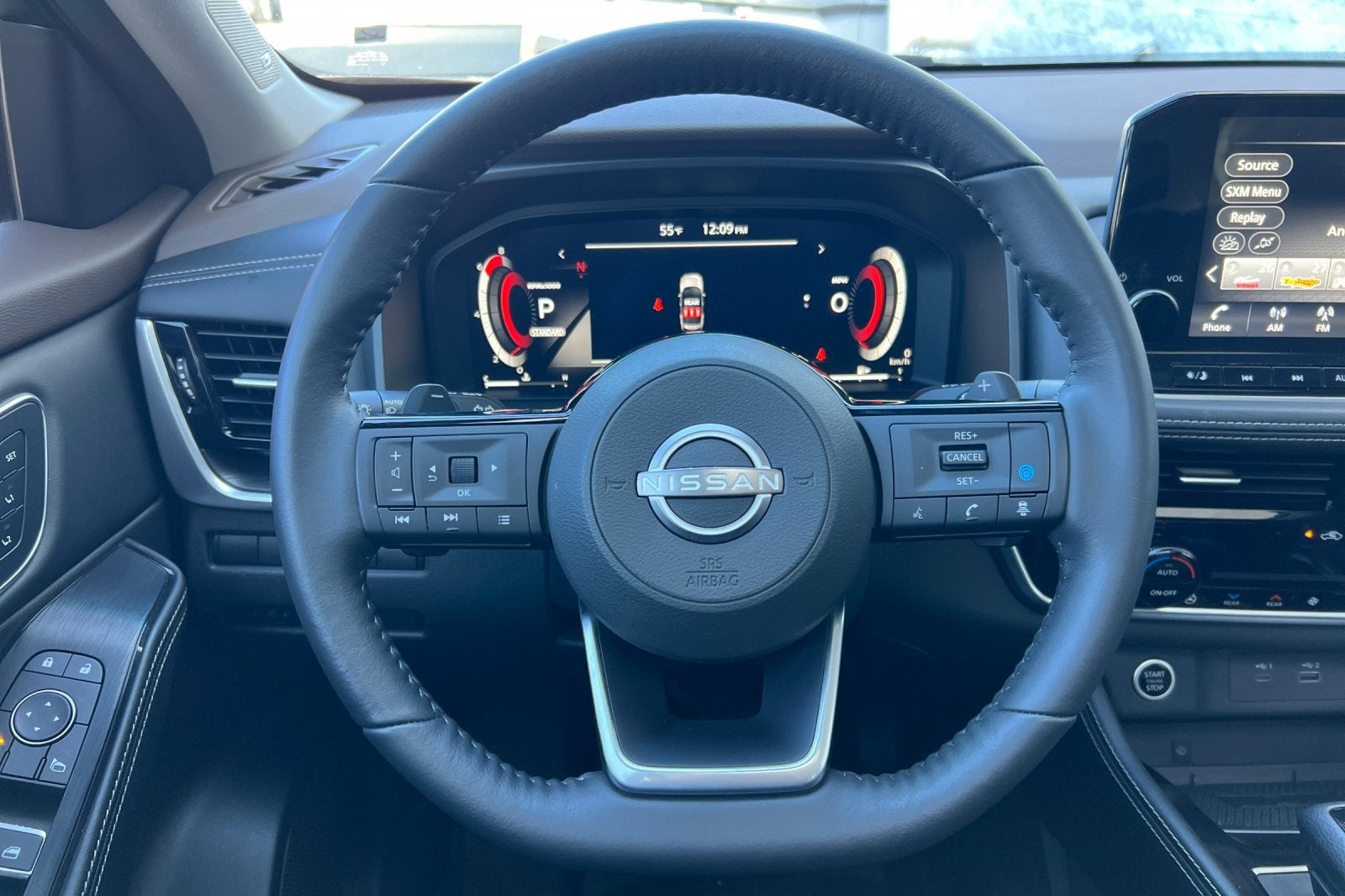 2023 Nissan Rogue Platinum Image 26 of 48