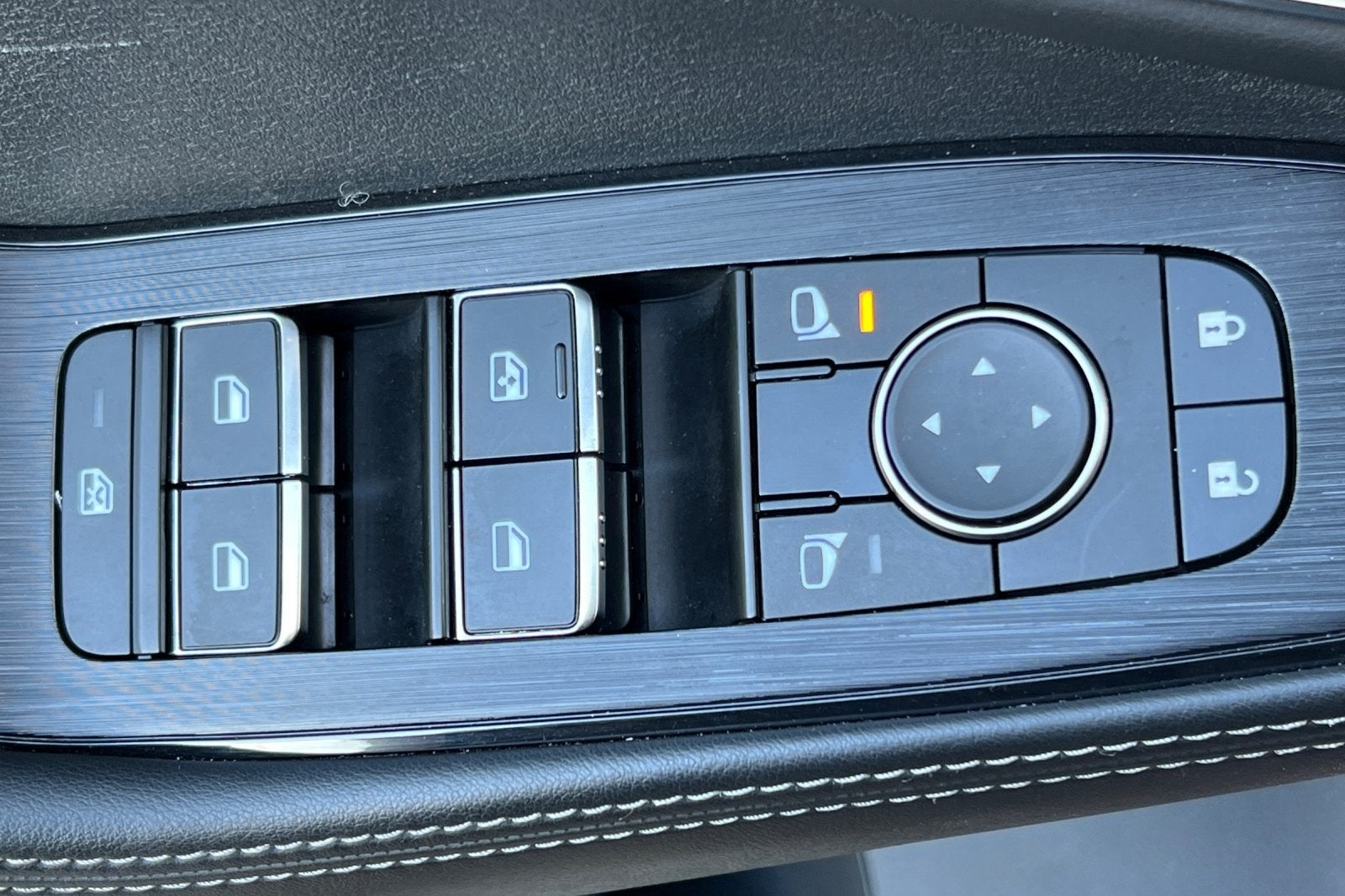 2023 Nissan Rogue Platinum Image 37 of 48