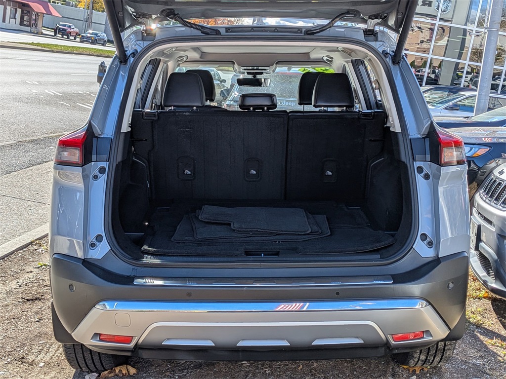 2023 Nissan Rogue Platinum Image 9 of 28