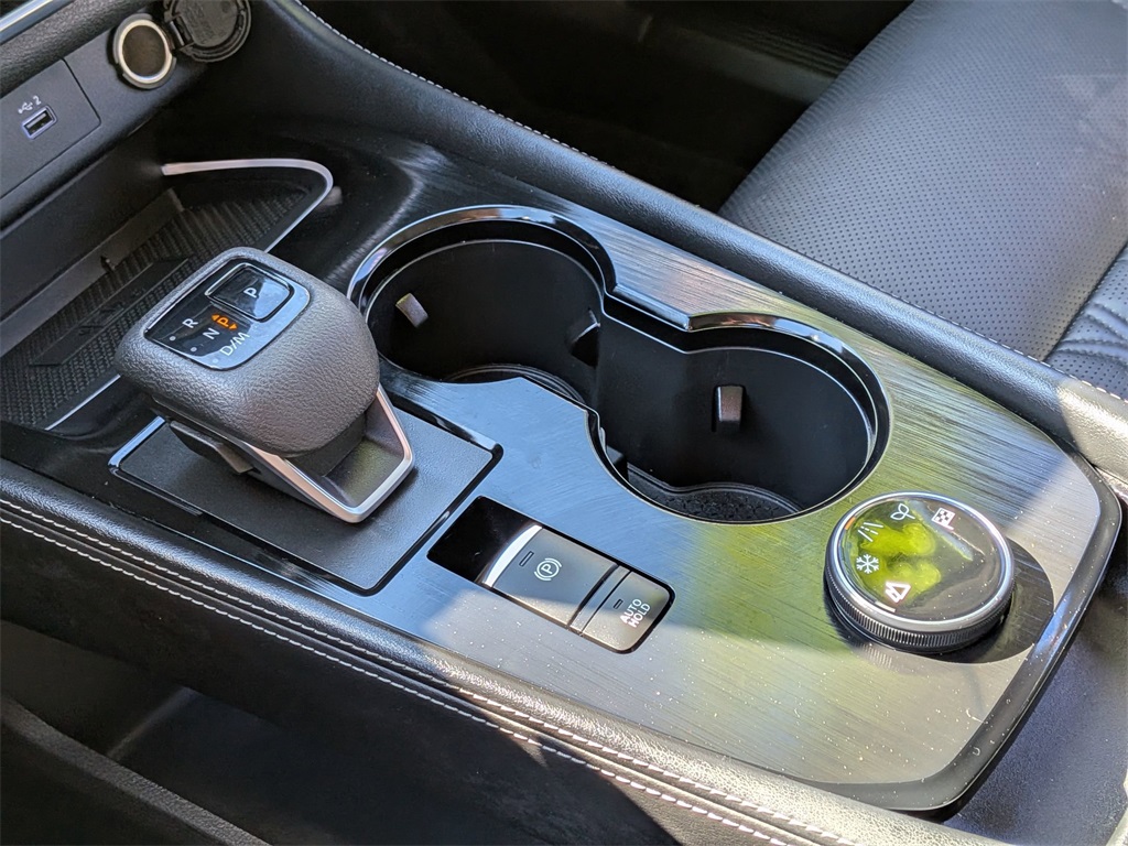 2023 Nissan Rogue Platinum Image 22 of 28