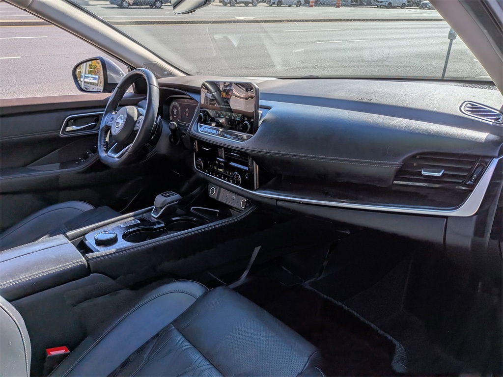 2023 Nissan Rogue Platinum Image 15 of 28