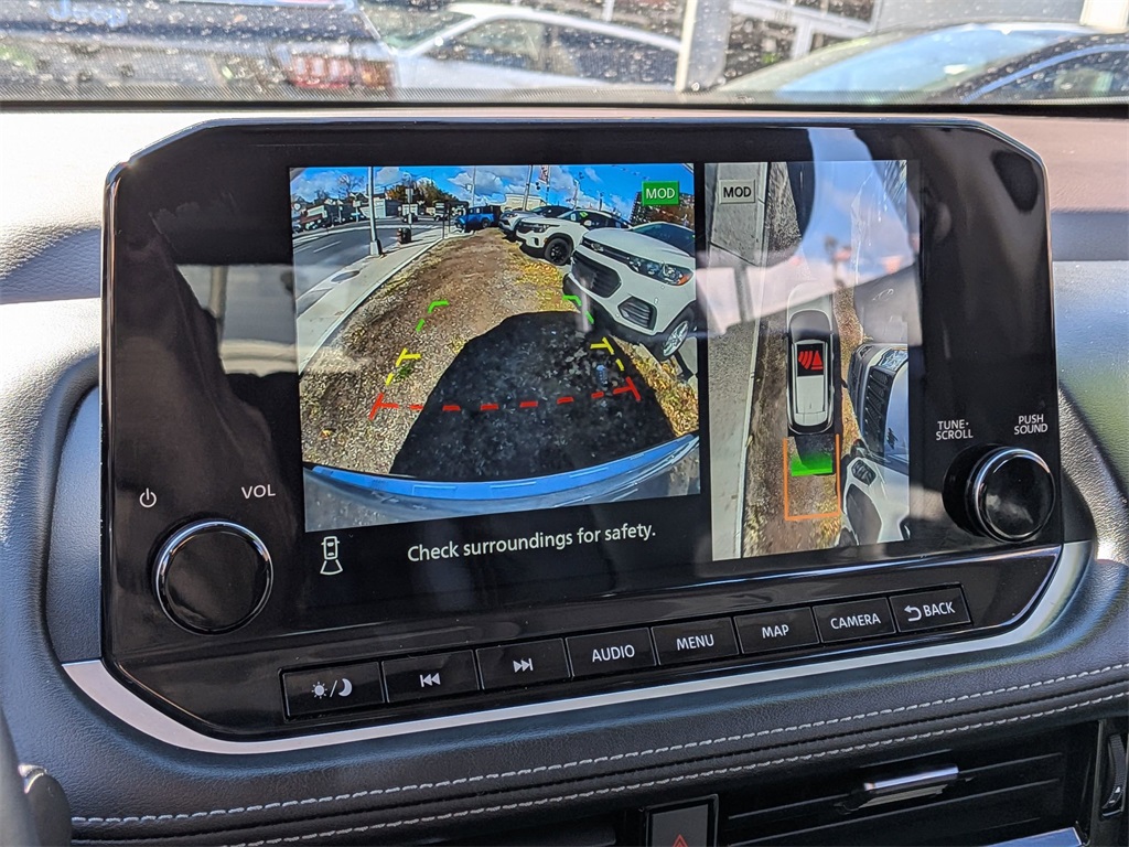 2023 Nissan Rogue Platinum Image 21 of 28