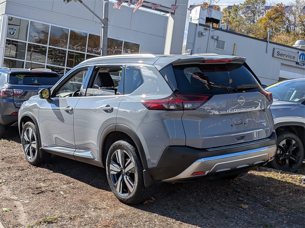 2023 Nissan Rogue Platinum Image 4 of 28