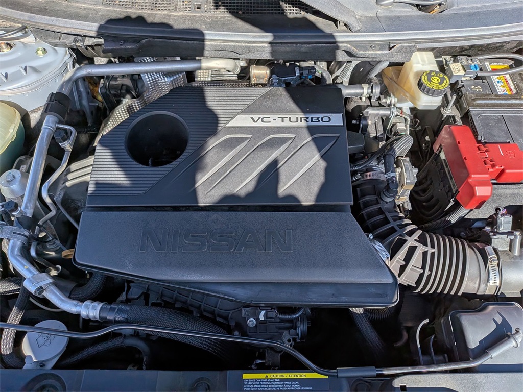 2023 Nissan Rogue Platinum Image 6 of 28