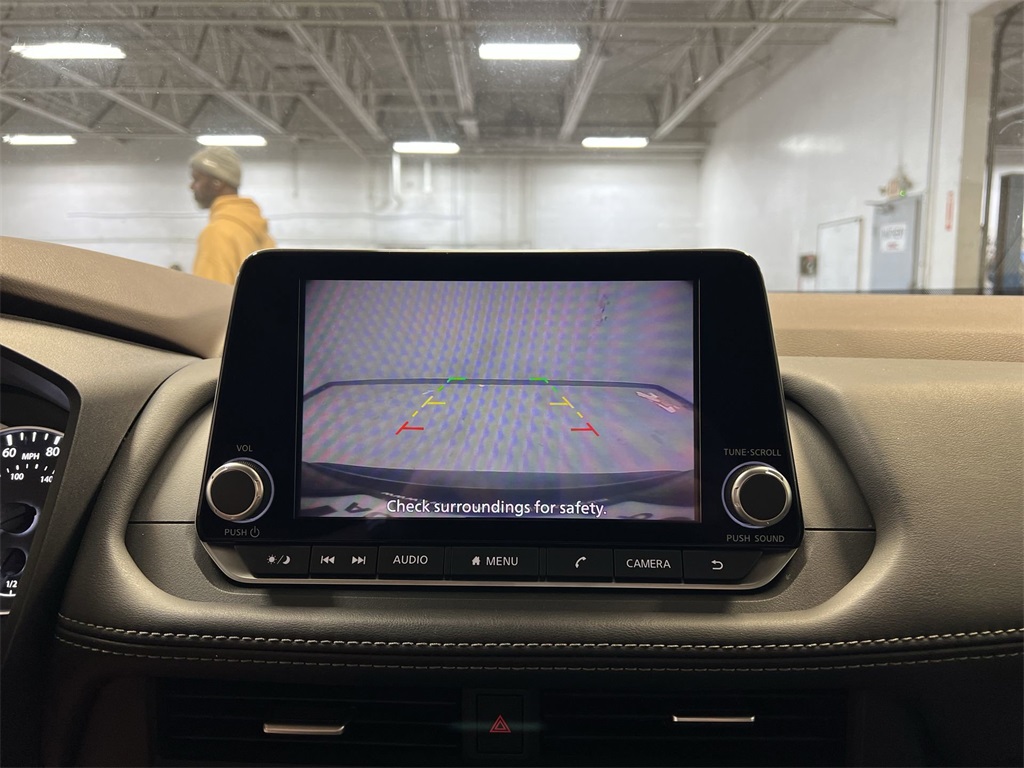Vehicle image 14 of 30