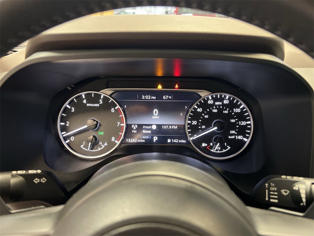 Vehicle image 12 of 30